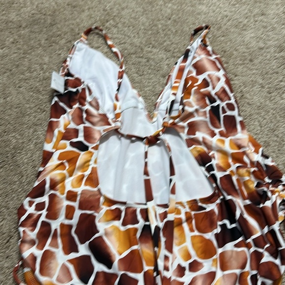 Mynah Animal Print Swimsuit  Plunge Front  Open Back XL NWT - Picture 4 of 7